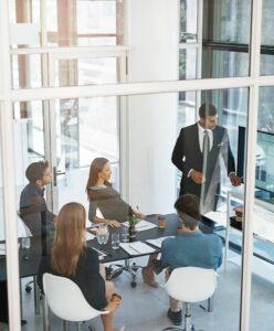 Estudiar el máster en inteligencia artificial aplicada a la estrategia empresarial