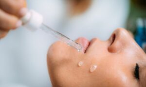 Ácido hialurónico: para qué sirve, tipos y cómo se aplica en medicina estética Descubre cómo funciona el ácido hialurónico