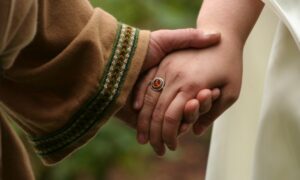 Conoce cómo organizar una boda medieval con ejemplos y consejos