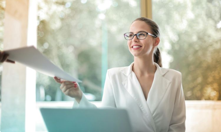 Cómo escribir una carta de motivación: ejemplo y paso a paso