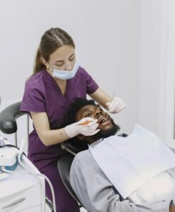 Curso Online de Técnico en Higienista Dental - Diploma Autentificado por Notario Europeo - Estudia el curso online de técnico en higienista dental