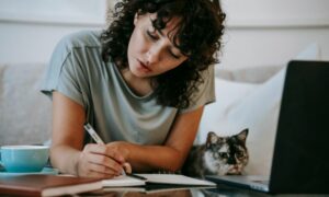 Estudia los mejores cursos de verano online en Esneca
