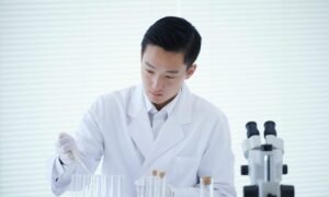 Descubre dónde estudiar bioética