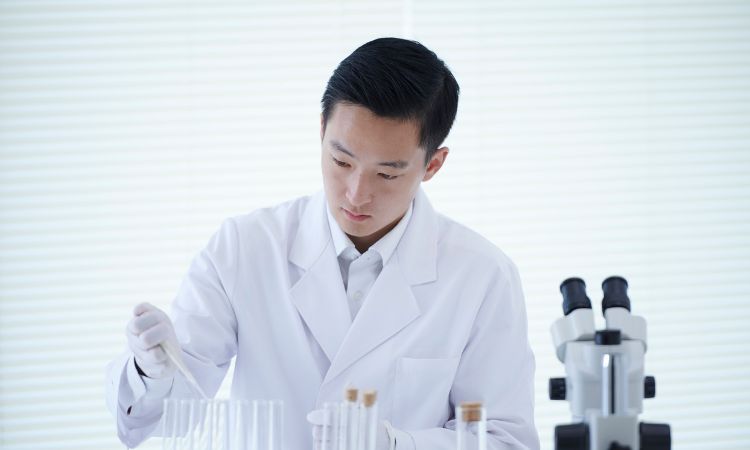¿Por qué estudiar bioética puede transformar tu futuro profesional?