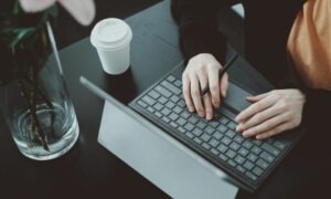 Descubre por qué estudiar escritura y narración creativa