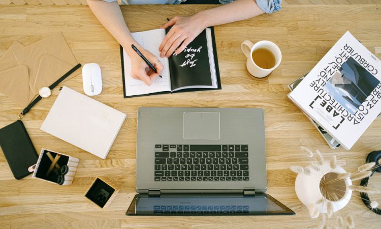 ¿Qué es la gestión editorial y qué hace un gestor editorial?