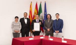 Entrega y distinción con el Doctor Honoris Causa al CEO de Esneca