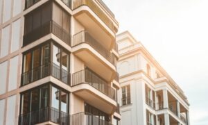 Conoce qué es el impuesto sobre el incremento del valor de los terrenos de naturaleza urbana