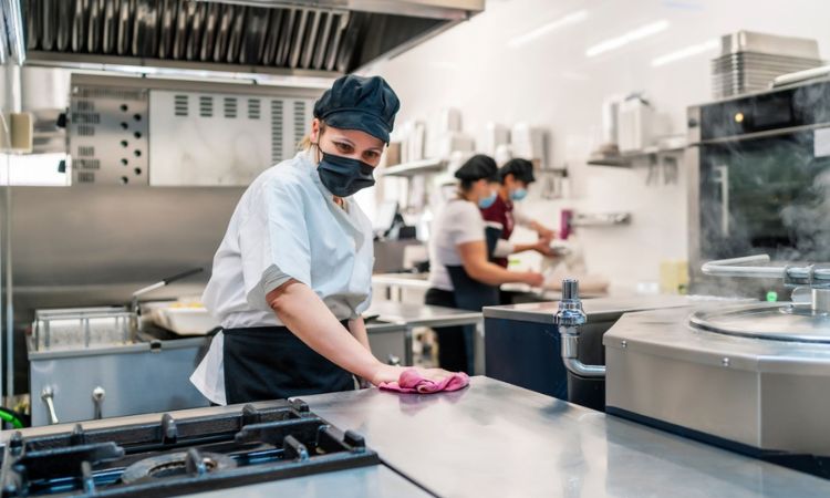 ¿Cuáles son las 10 normas de higiene en cocina profesional?