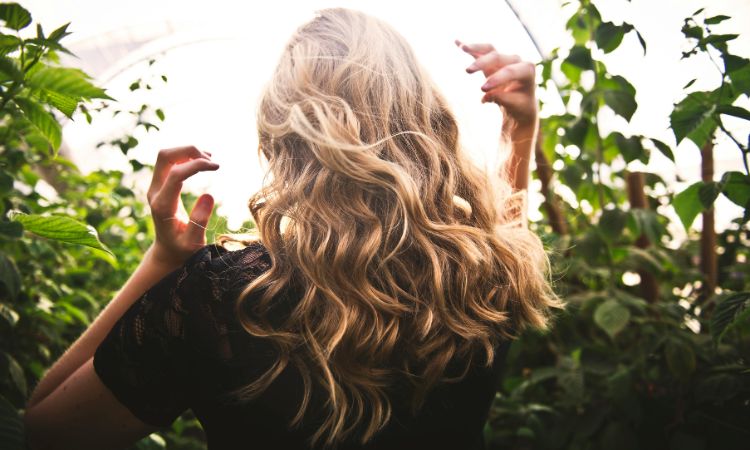 ¿Por qué se cae el pelo en verano?