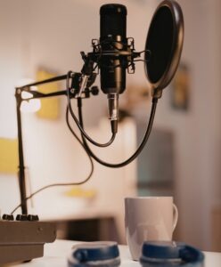 Máster en Creación de Programas de Entretenimiento + Máster en Podcasting: Producción y Comercialización de Pódcast