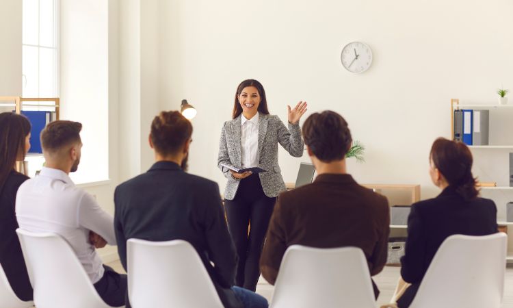 ¿Qué hace un psicólogo de recursos humanos? Funciones, tareas y cuánto gana