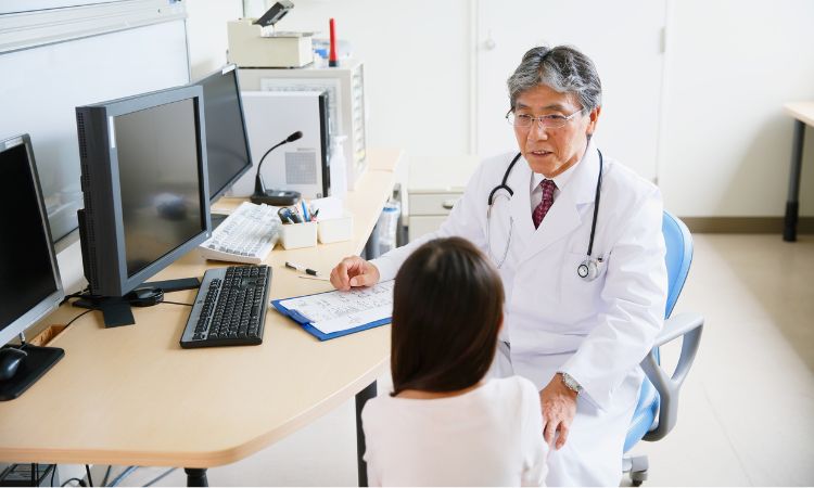 ¿Qué se hace en la primera consulta de oncología?