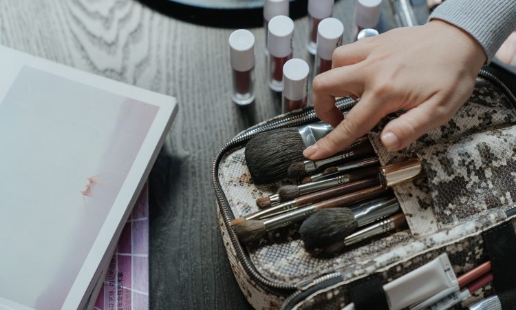 ¿Cuál es el sueldo de un maquillador de muertos?